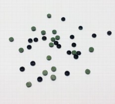 Клеевые стразы круглые с гранями RS SS16 черный (jet)